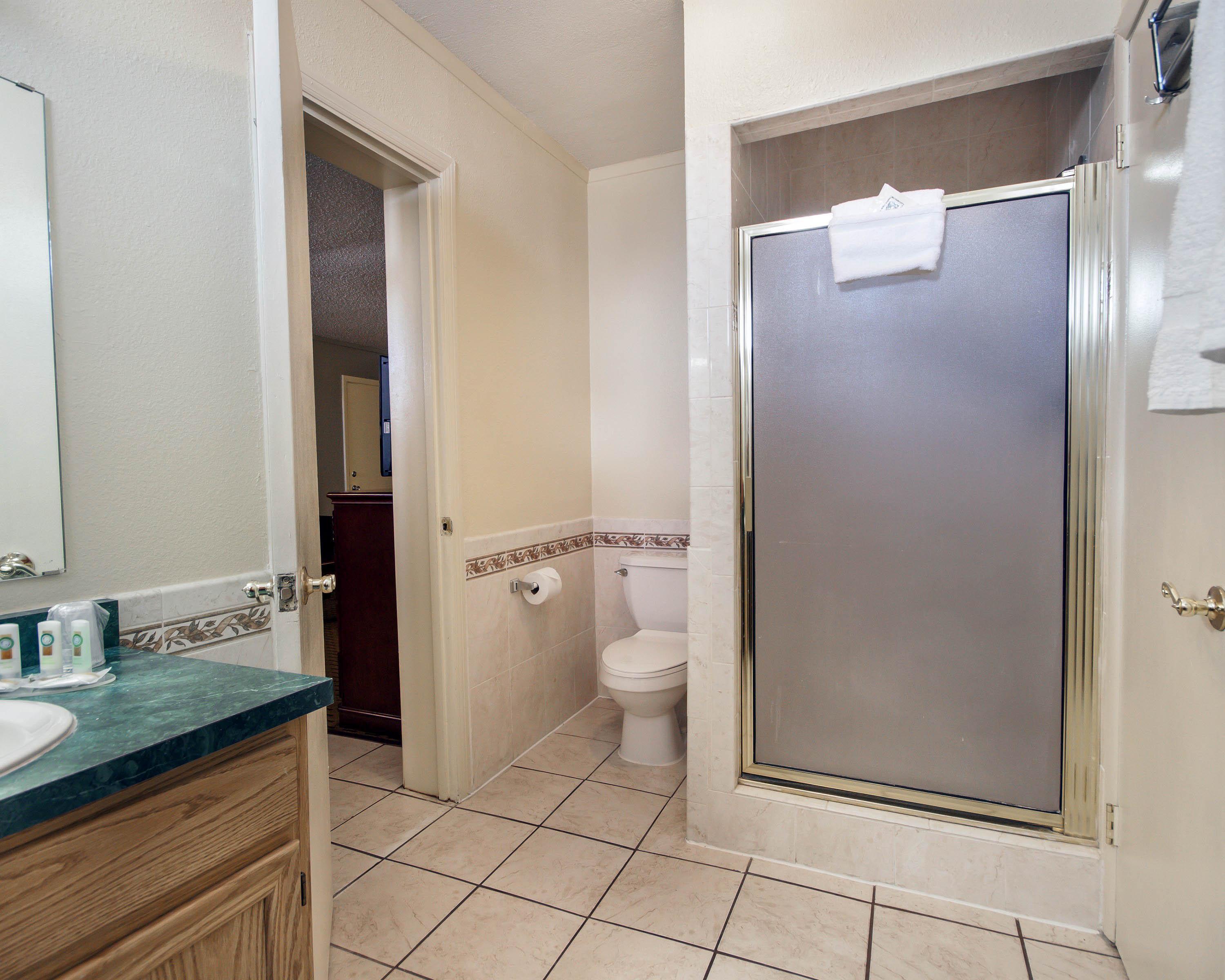 Quality & Airport Hotel