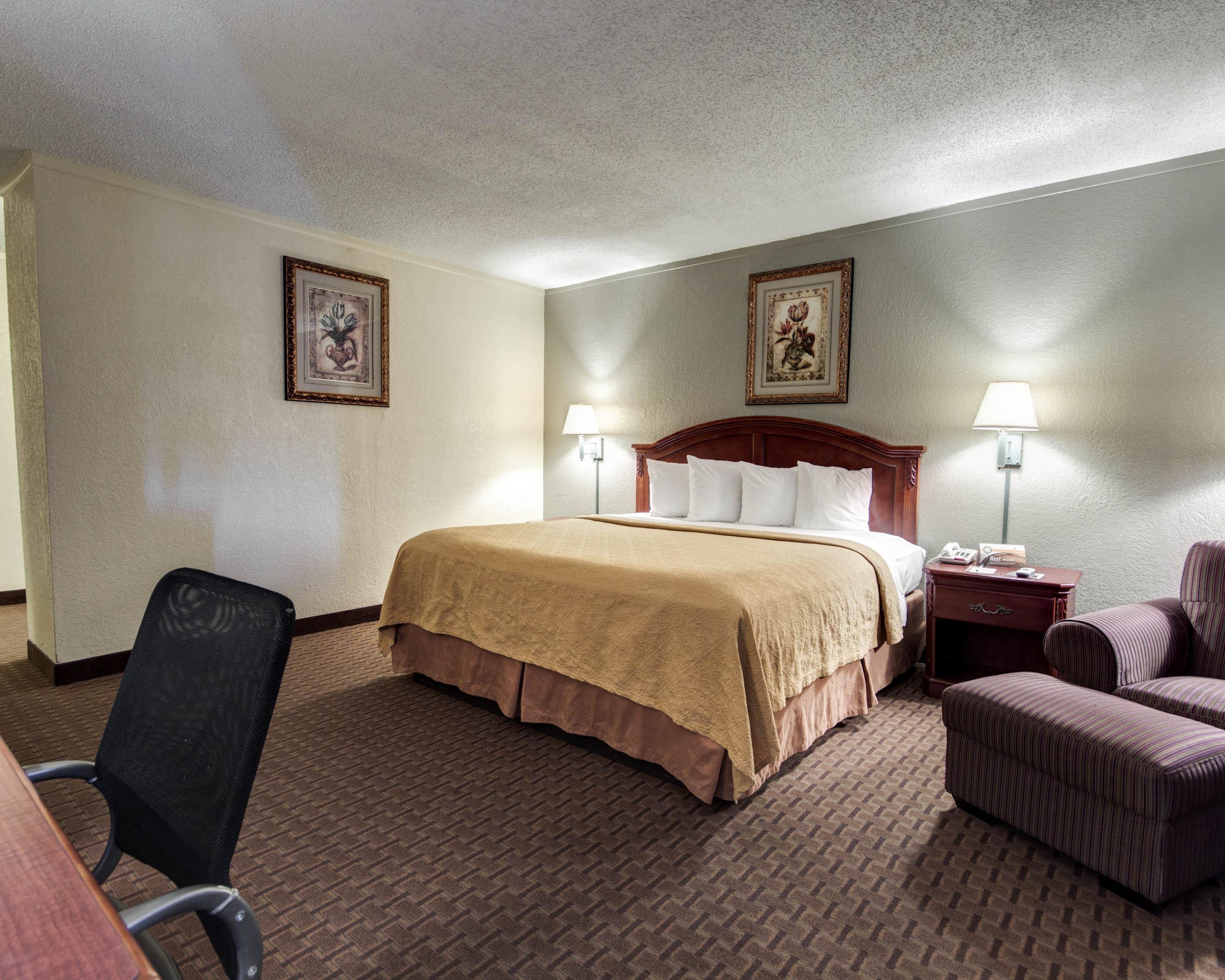 Quality & Airport Hotel 3*