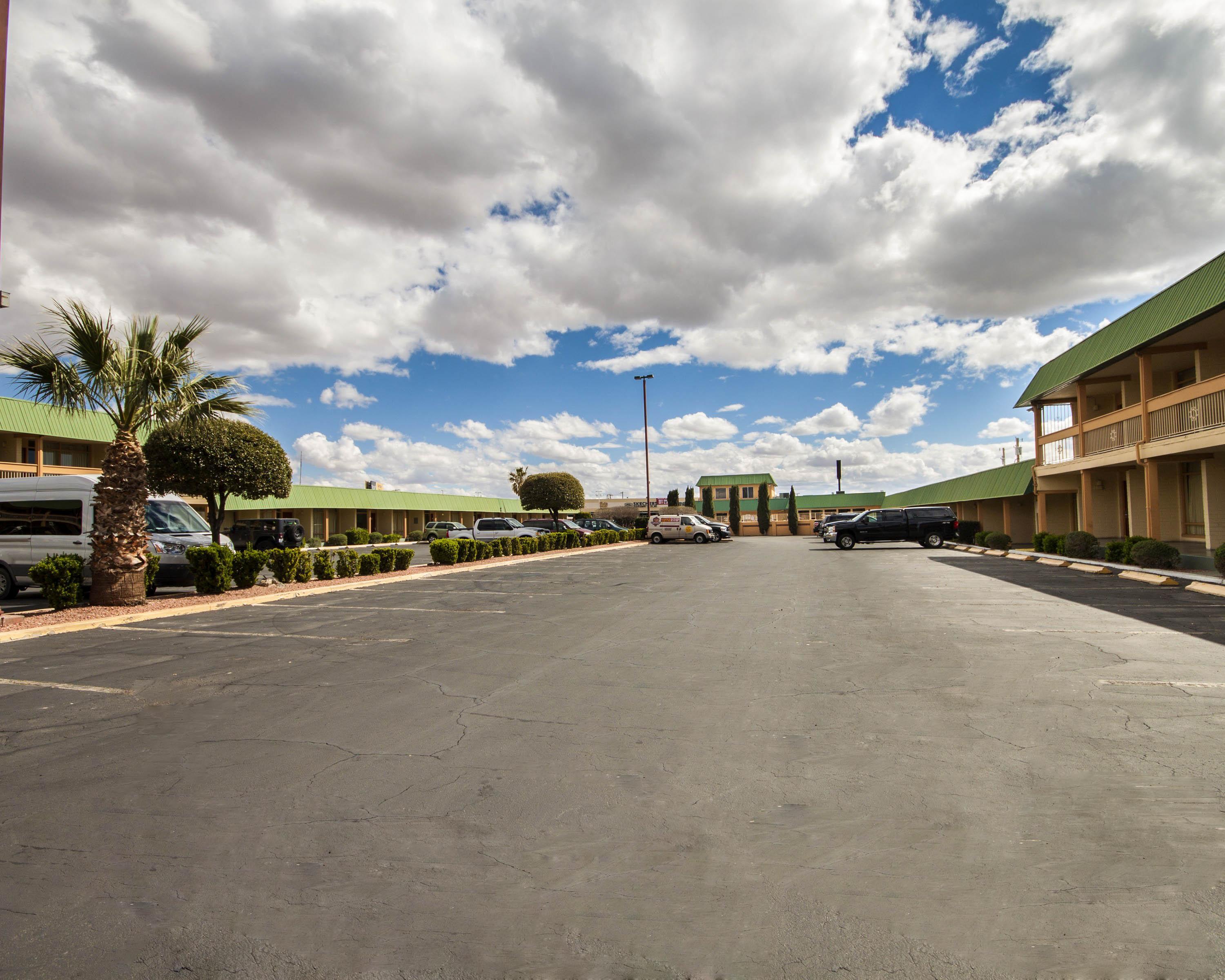 Quality & Airport Hotel 3*