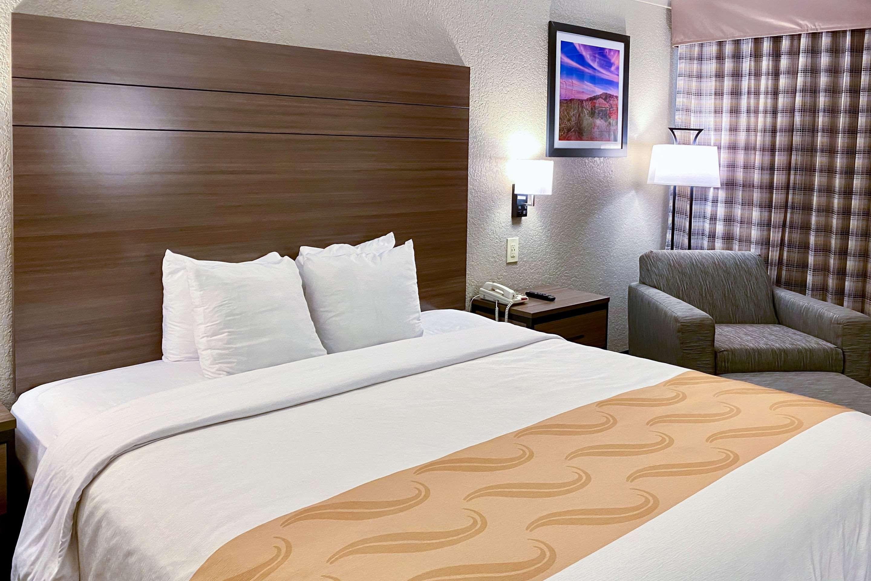 Quality & Airport Hotel