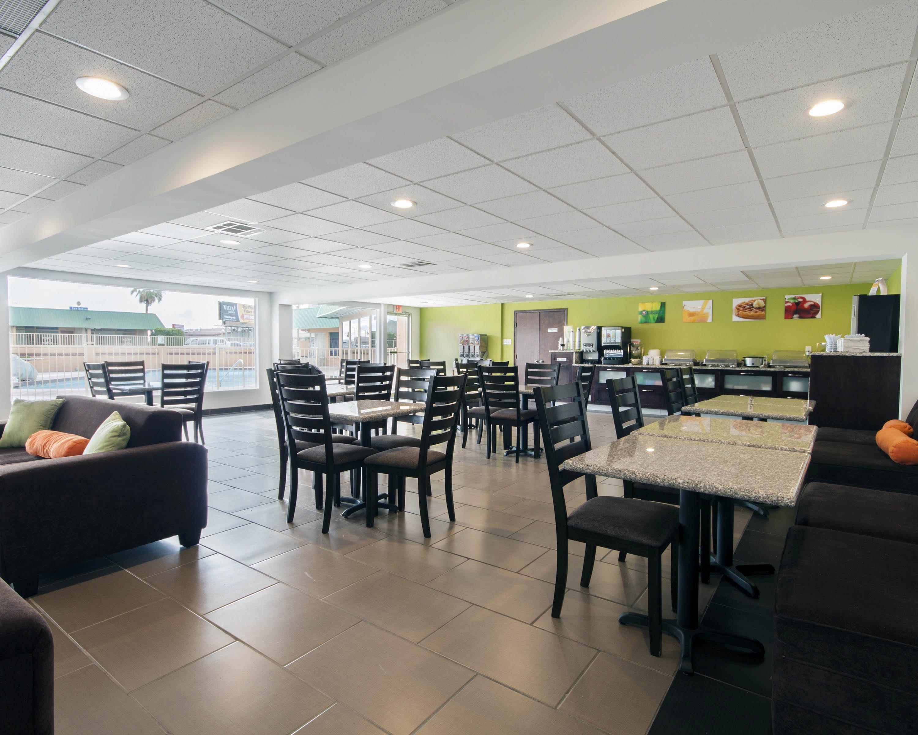 Hotel Quality & Airport 3*
