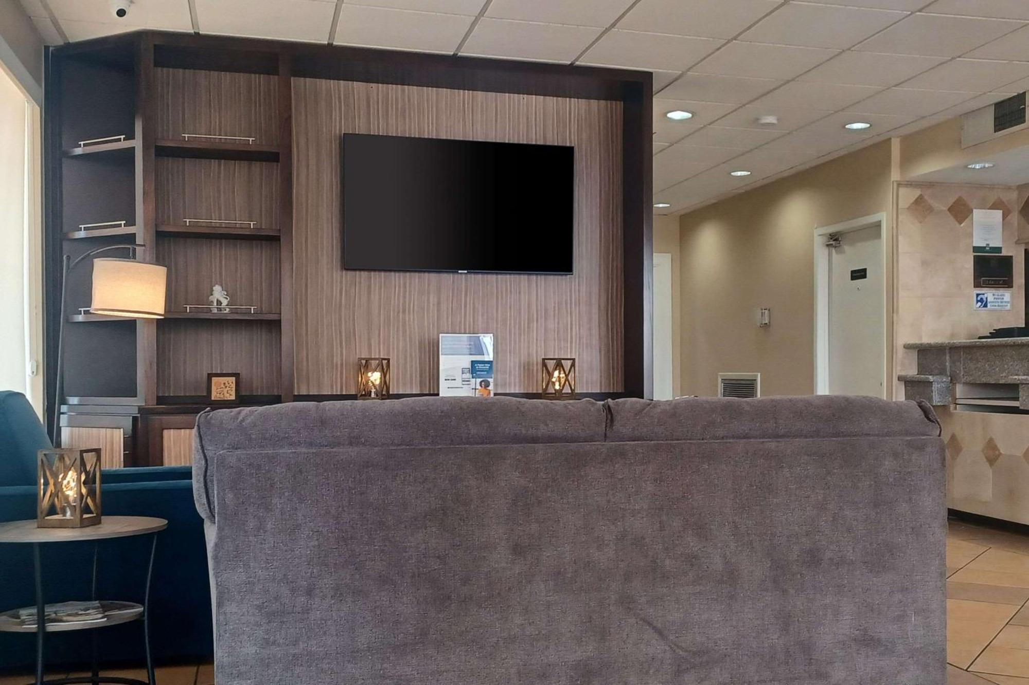 Quality & Airport Hotel